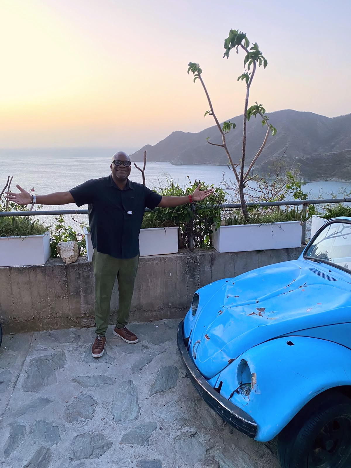An old Volkswagen Beetle at the Taganga viewpoint above Santa Marta, Colombia